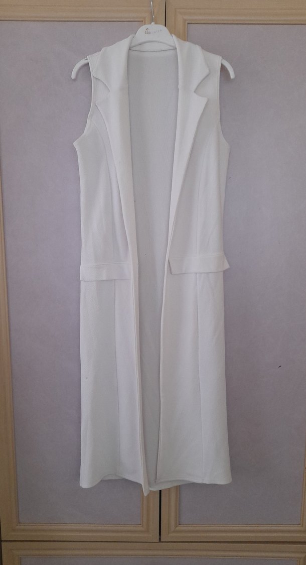 Uzun Kesim Beyaz Kadın Yelek - Görsel 3