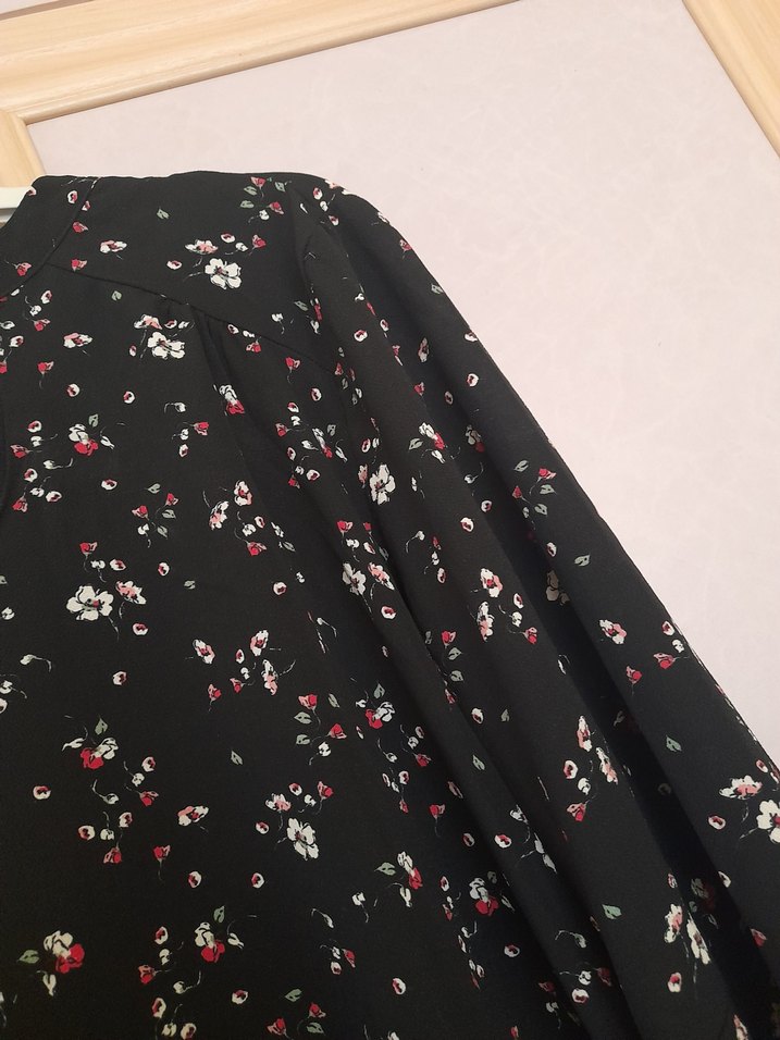 Siyah Çiçek Desenli Uzun Kollu Kadın Bluz - Görsel 3