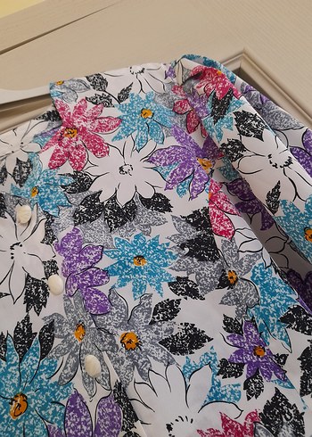 Çiçek Desenli Uzun Kollu Kadın Gömlek - Görsel 2