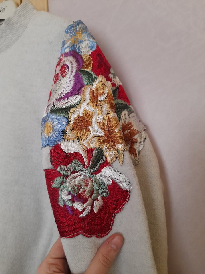 Nakışlı Gri Kadın Sweatshirt - Görsel 4