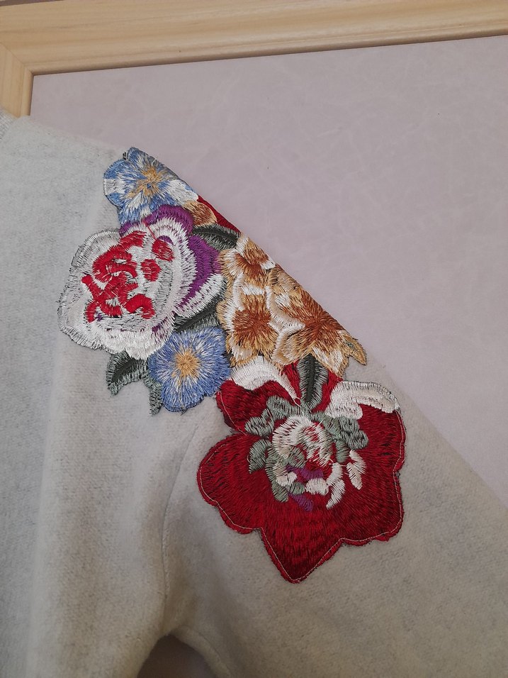 Nakışlı Gri Kadın Sweatshirt - Görsel 5