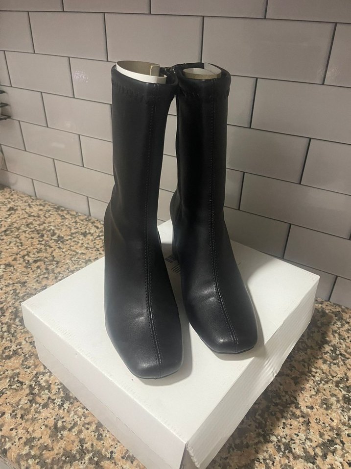 Kadın Siyah Deri Topuklu Botlar - Görsel 2