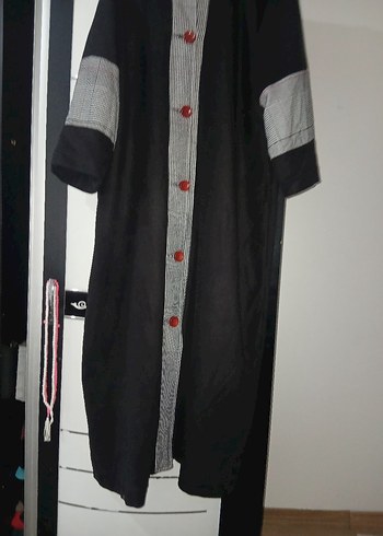 Düğmeli Siyah Uzun kışlık kadın pardesü - Görsel 3