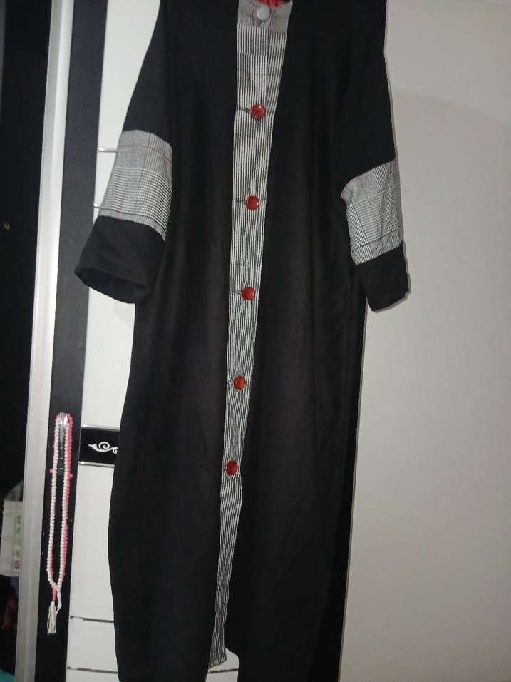 Düğmeli Siyah Uzun kışlık kadın pardesü - Görsel 5