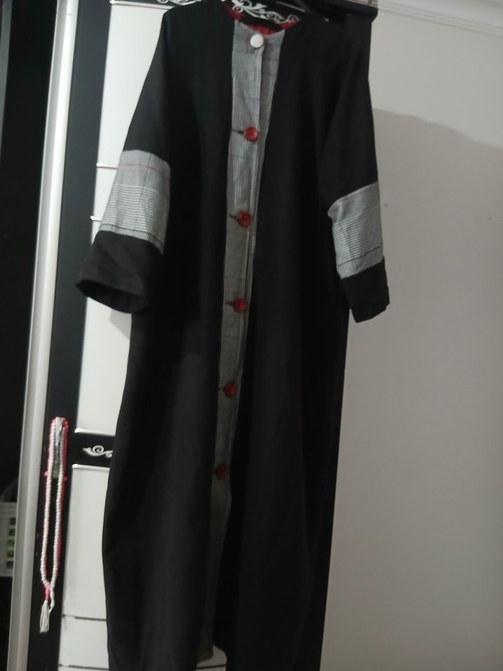 Düğmeli Siyah Uzun kışlık kadın pardesü - Görsel 4