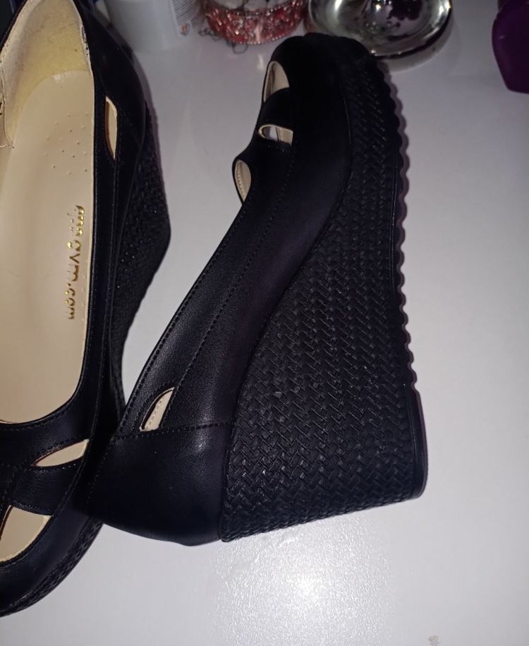 Siyah Tokalı Kadın Dolgu Topuk Ayakkabı - Görsel 2