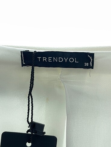 38 Beden beyaz Renk Trendyol & Milla Blazer %70 İndirimli.