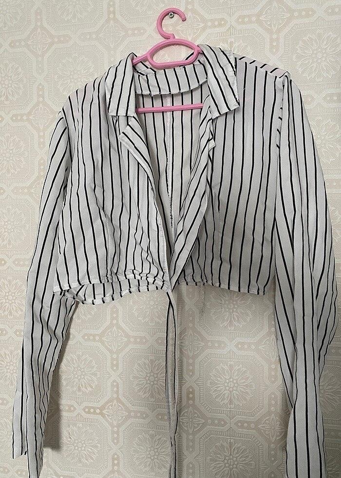 Bel bağlamalı saten gömlek - Görsel 4