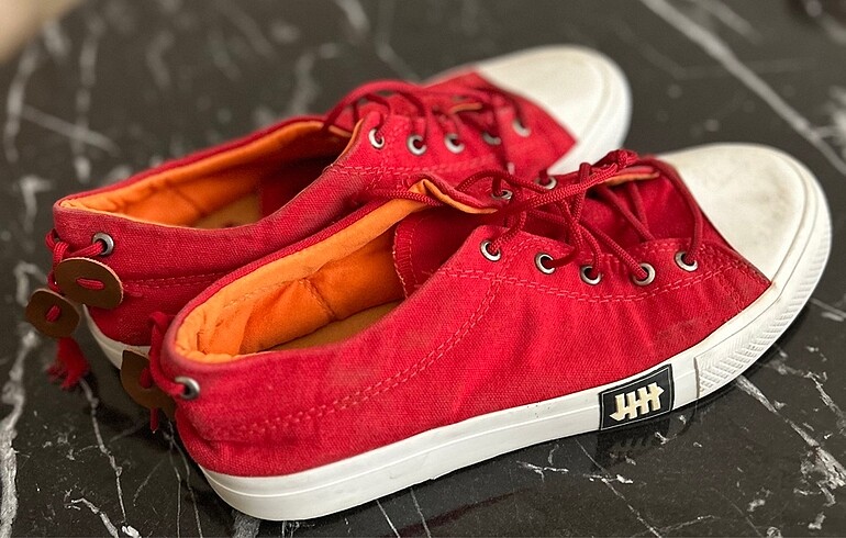 Orijinal converse az kullanılmış