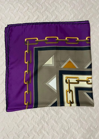 Zincir Detaylı Mor Kadın eşarp - Görsel 2