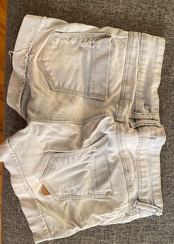 Stradivarius Stradivarius Düğmeli Gri Mini Denim Şort