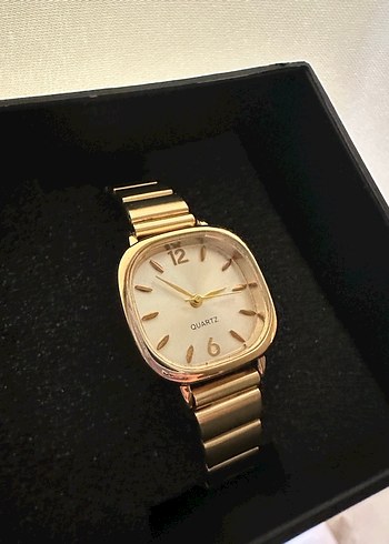 Kadın Klasik Şık Altın Renk Saat - Görsel 2