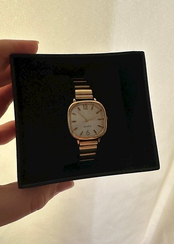 Kadın Klasik Şık Altın Renk Saat - Görsel 3