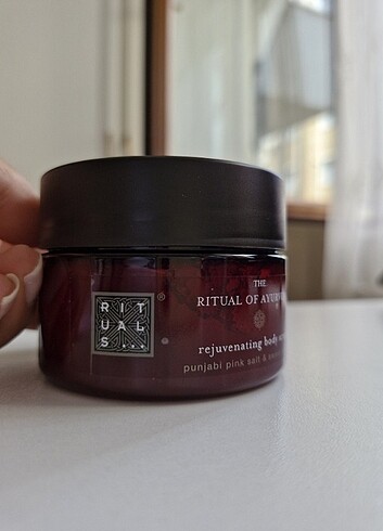 Diğer Rituals - Ritual Of Ayurveda Rejuvenating Body Scrub