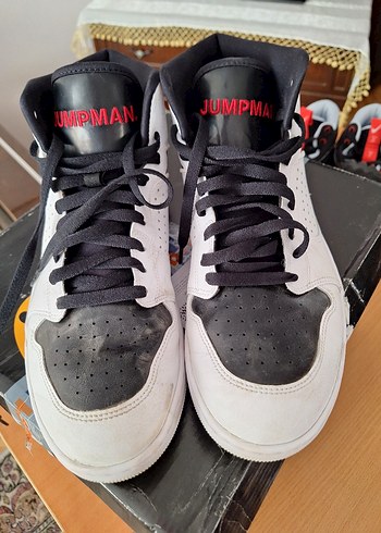 Jordan Beyaz Siyah Bağcıklı Basketbol Ayakkabısı - Görsel 2