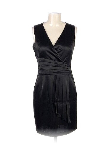 PreLoved Kısa Elbise %70 İndirimli.