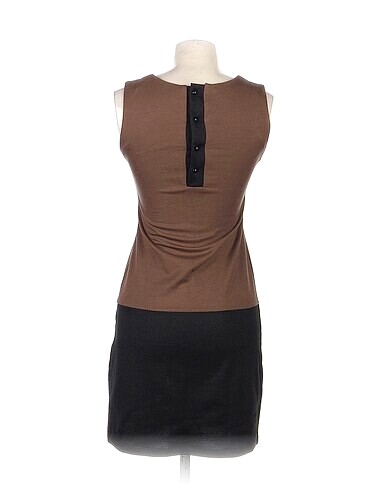m Beden PreLoved Kısa Elbise %70 İndirimli.