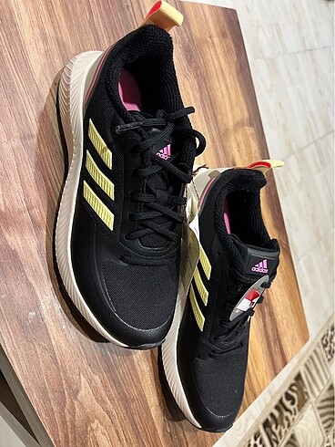 Adidas kadın ayakkabı