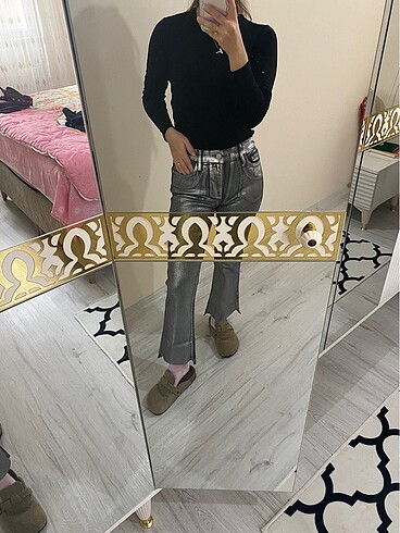 Parlak kumaş jean