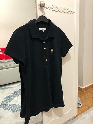 T-shirt.