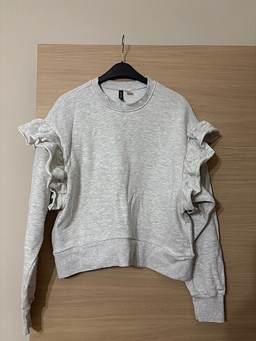 H&m sweatshirt