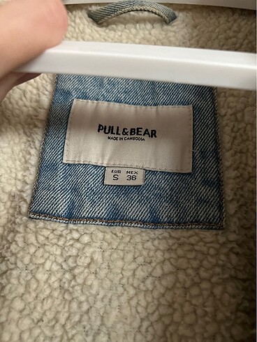 s Beden mavi Renk Pull and Bear Kürklü Kot Ceket