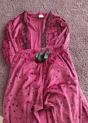 Diğer Üçlü pijama takımı kadife