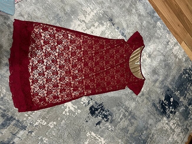 Bordo dantelli elbise