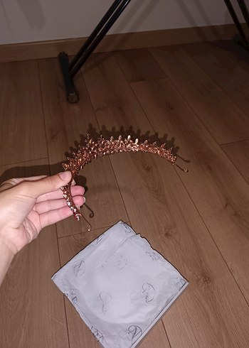 Beden kırmızı Renk Lora Kına tacı