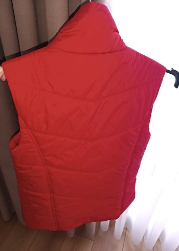 Kırmızı Düğmeli Kadın Yelek - Görsel 4