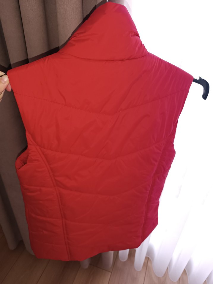 Kırmızı Düğmeli Kadın Yelek - Görsel 4