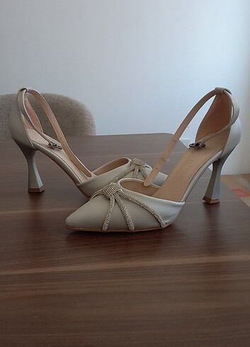 40 Beden Stiletto