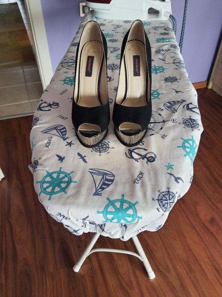 Yılan Desenli Siyah Süet Kadın Ayakkabı - Görsel 4