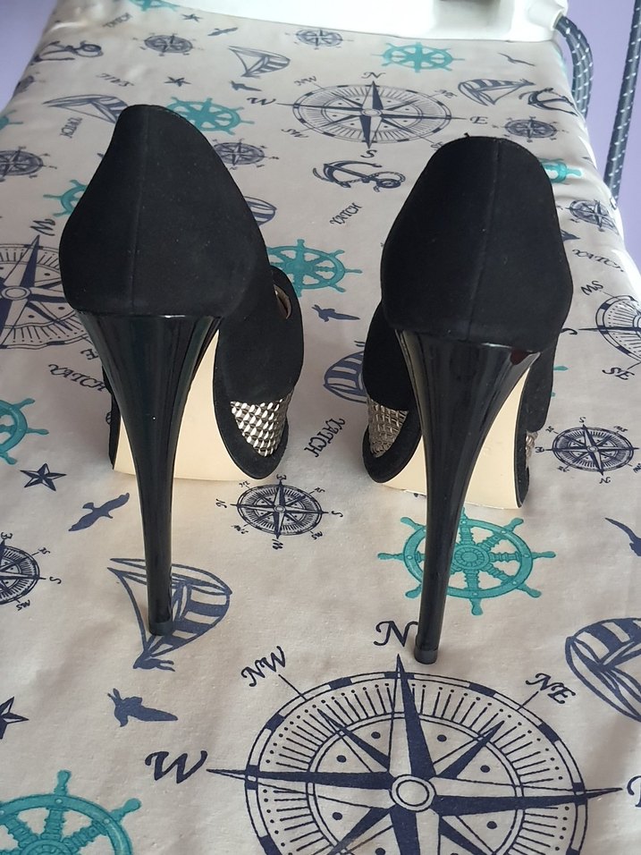 Yılan Desenli Siyah Süet Kadın Ayakkabı - Görsel 3