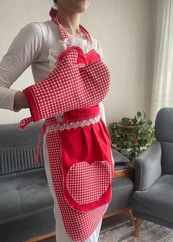  Beden kırmızı kalpli kareli Mutfak Önlüğü ve Eldiven Seti