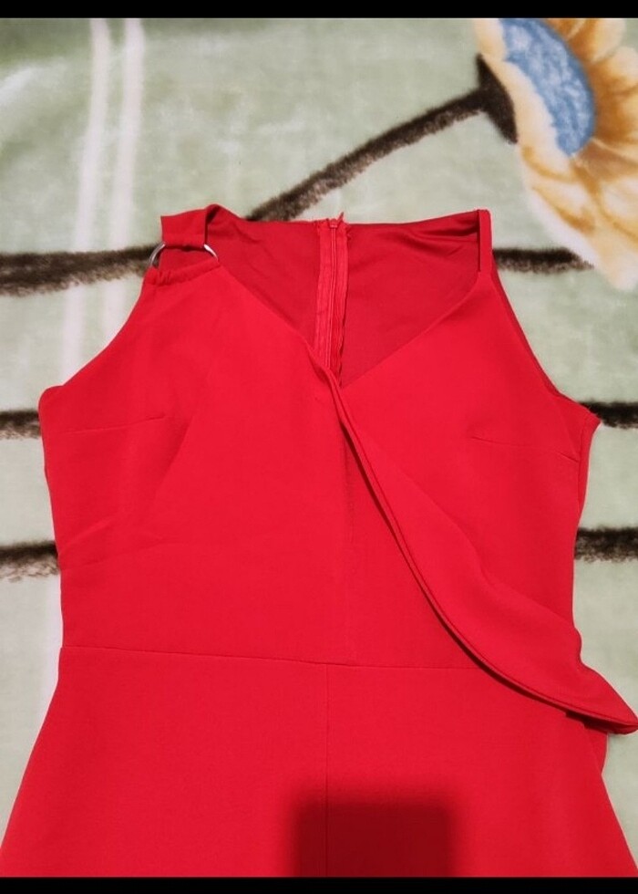 Kırmızı tulum - Görsel 4