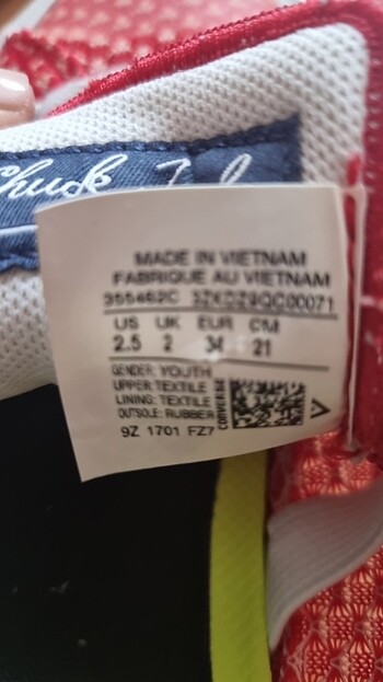 34 Beden kırmızı Renk Converse Chuck Taylor 34 numara
