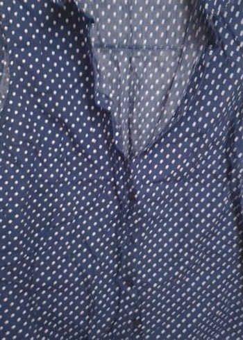 Düğmeli V Yakalı Kolsuz Mavi Bluz - Görsel 3