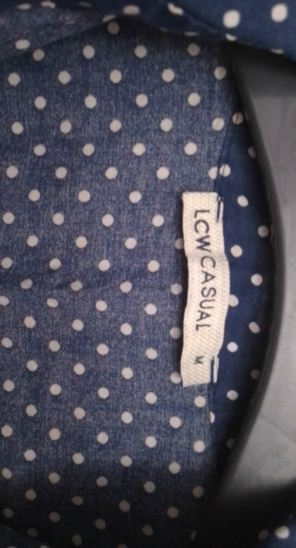 Düğmeli V Yakalı Kolsuz Mavi Bluz - Görsel 2