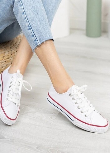 31 Beden BEYAZ Converse Spor Ayakkabı 