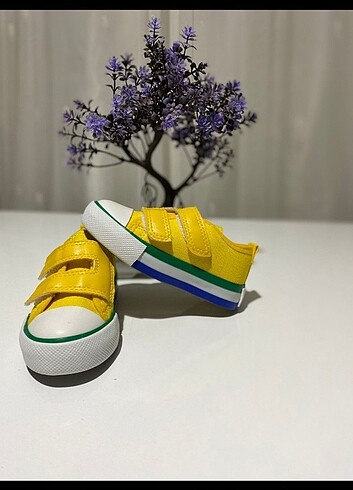 22 Beden Bebek/Çocuk Converse Spor Ayakkabı