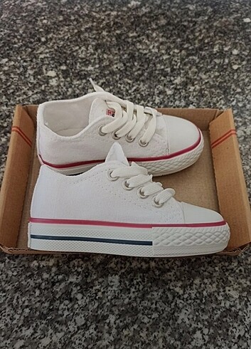 21 Beden beyaz Renk Bebek / Çocuk Converse Spor Ayakkabı