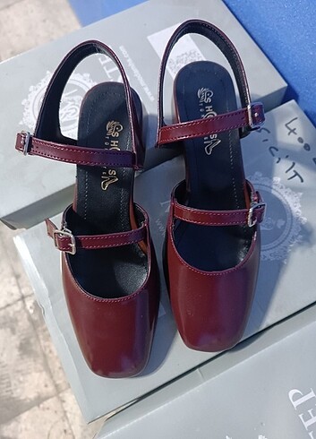 40 Beden KADIN RUGAN BORDO TOPUKLU AYAKKABI SANDALET