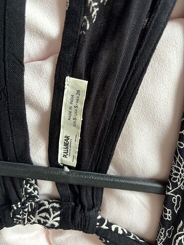 s Beden siyah Renk Pull And Bear Yelek