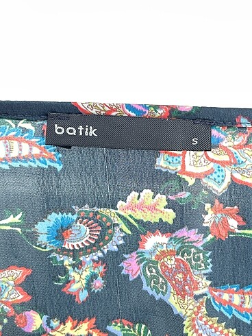 s Beden çeşitli Renk Batik Bluz %70 İndirimli.