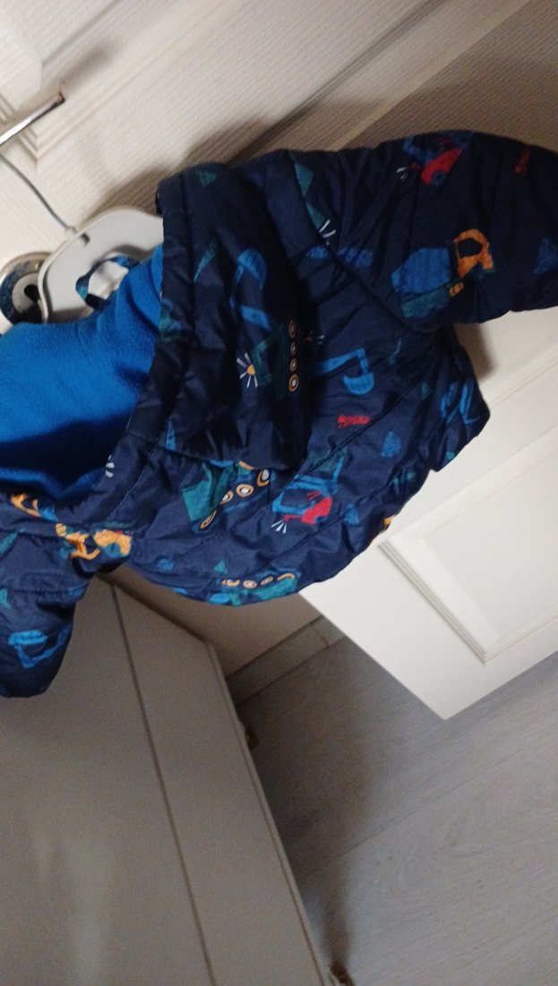 Erkek Çocuk Baskılı Kapüşonlu Mavi Mont - Görsel 3