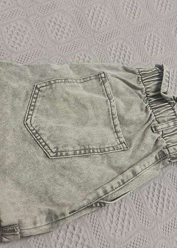 Düğmeli Gri Kadın Şort - Görsel 5