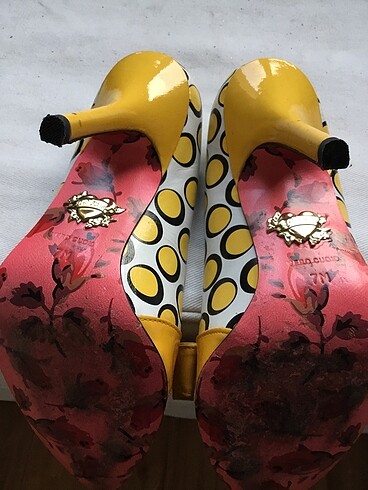 Betsey Johnson Sarı topuklu ayakkabı