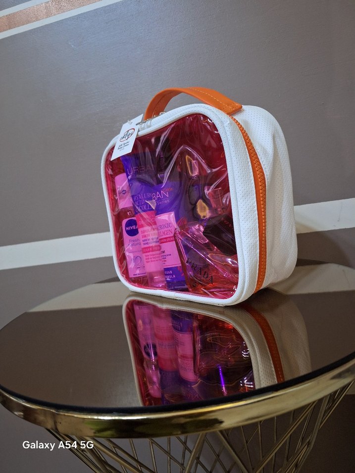 Kadın Makyaj Çantası - Görsel 3