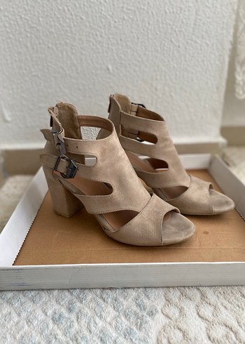 Bej Süet Kadın Topuklu Sandalet - Görsel 2